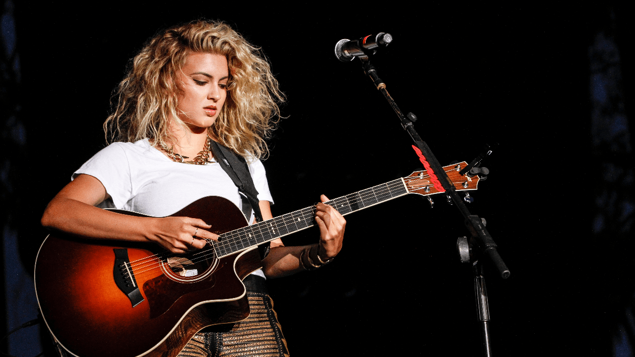 Tori Kelly