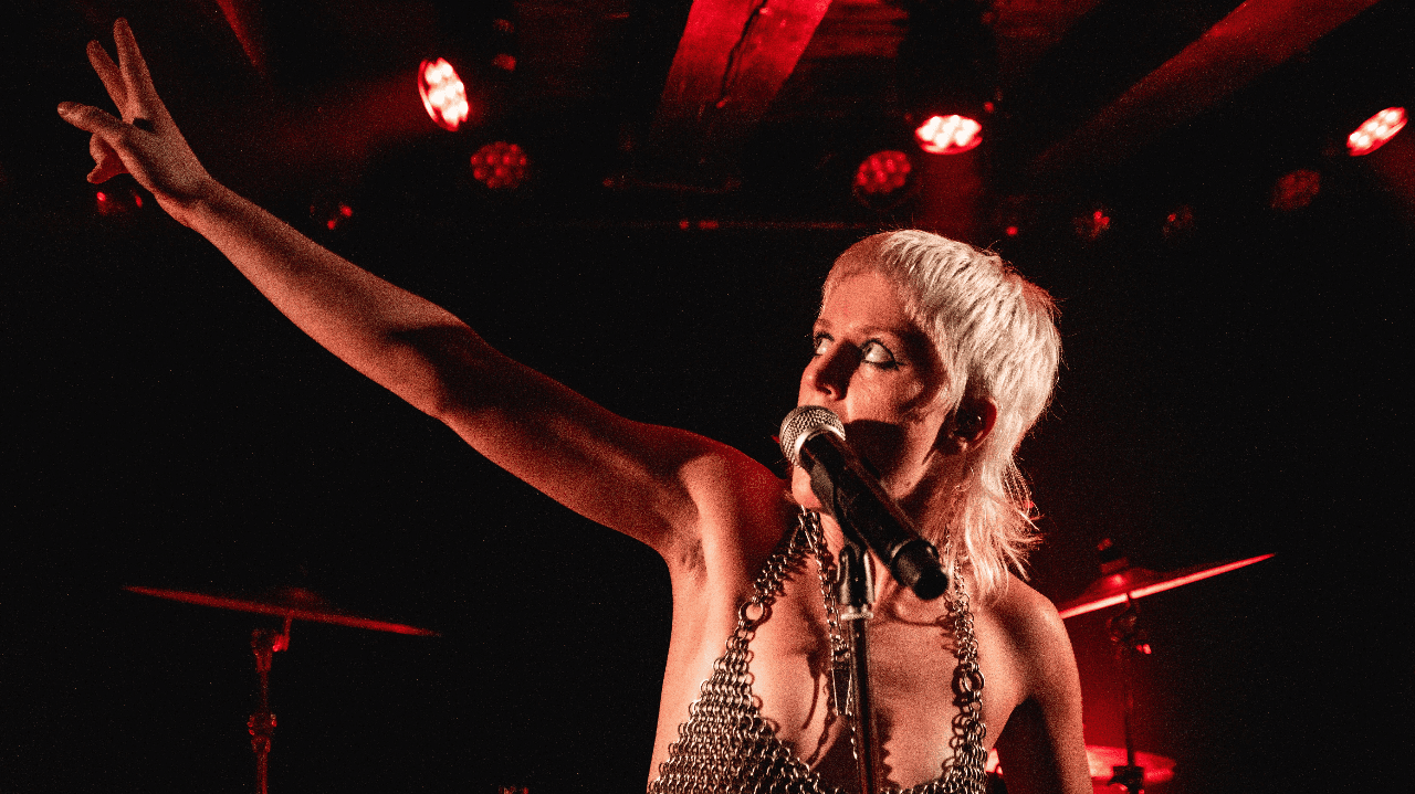 Amyl and The Sniffers