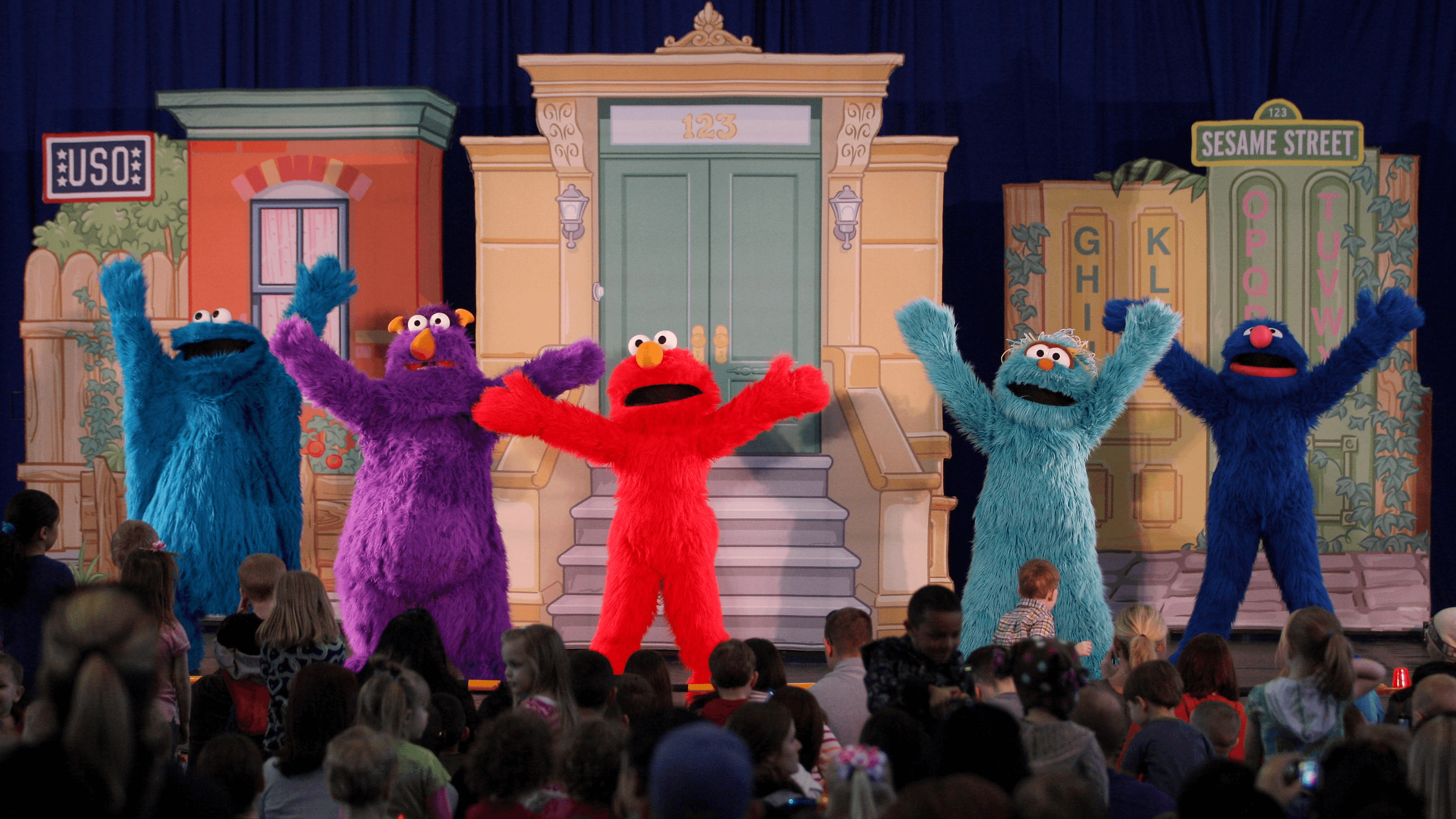 Sesame Street Live - Elmos Got The Moves