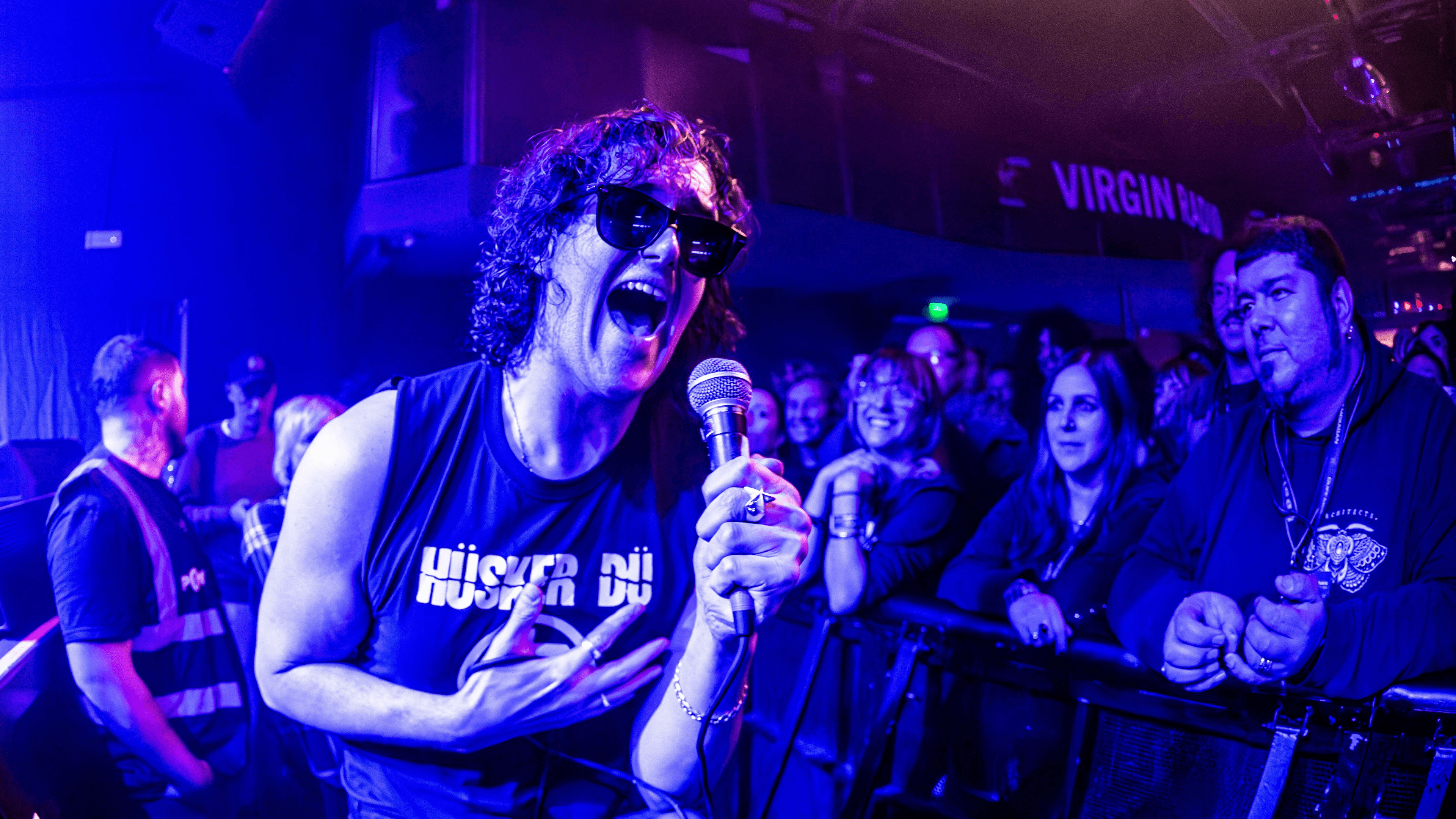 James And The Cold Gun