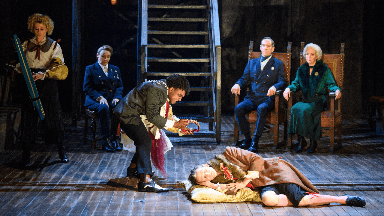 Shakespeare and Company - Hamlet